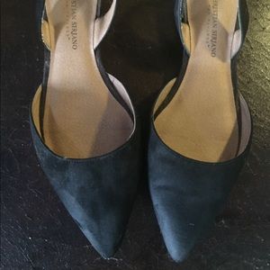 Black pointed flats